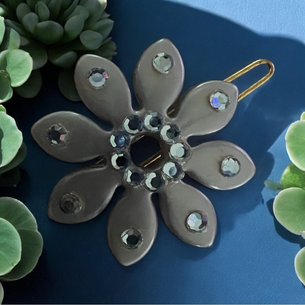 💖 Charming Vintage Hair Clip 💖